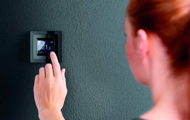 Терморегулятор сенсорний Devi DEVIreg Touch Black - фото 4